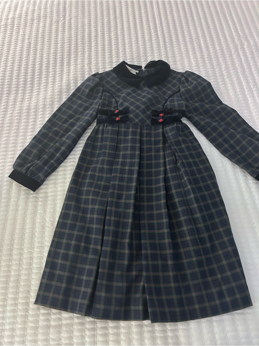 Bonnie Jean Navy, Green and Red Plaid Dress with Velvet Trim w Pleats. Size 6X